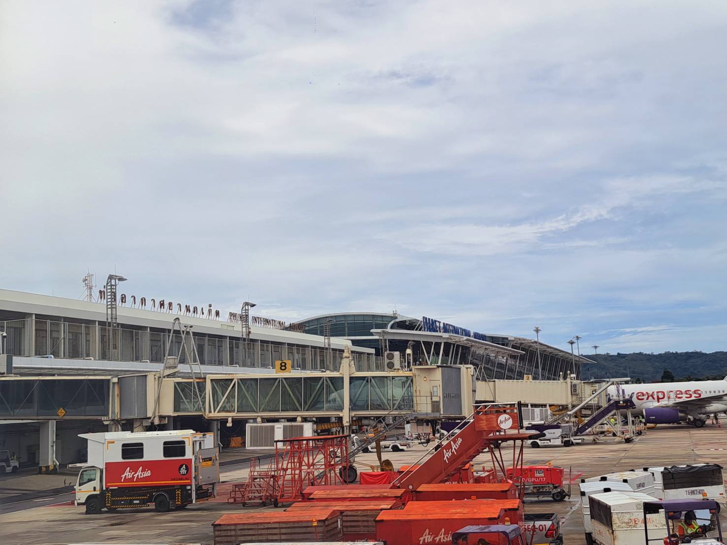 Read more about the article ตลาดอสังหาฯภาคใต้ครึ่งแรกปี’67คอนโดฯขายดีเกือบ5พันยูนิตมูลค่ากว่า 4 หมื่นล้านบาท