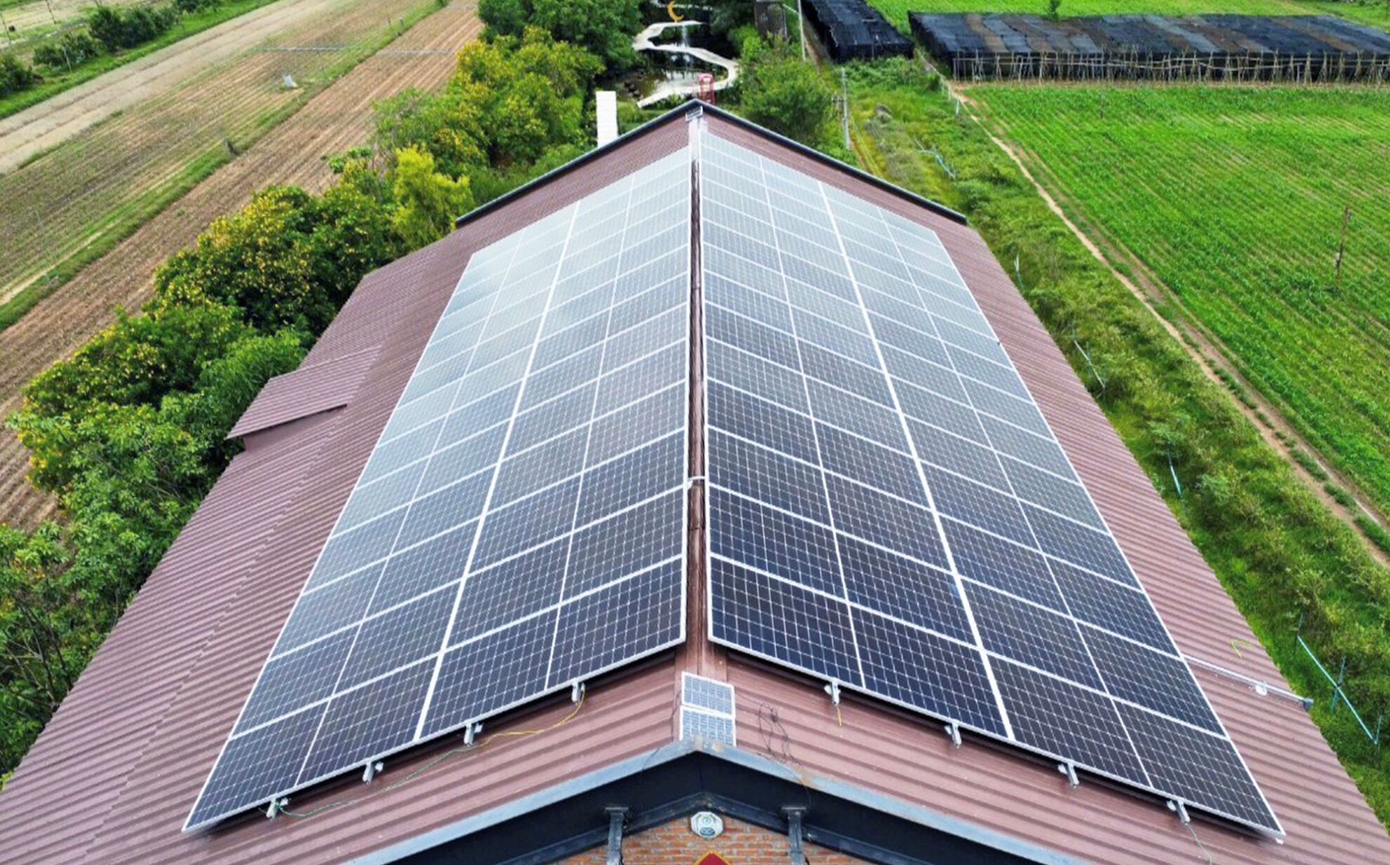 Read more about the article บอร์ดศักดิ์สยามลิสซิ่งไฟเขียวบุกธุรกิจโซลาร์ รูฟท็อป ตั้งเป้าปี’68กวาดรายได้ 100 ล้าน