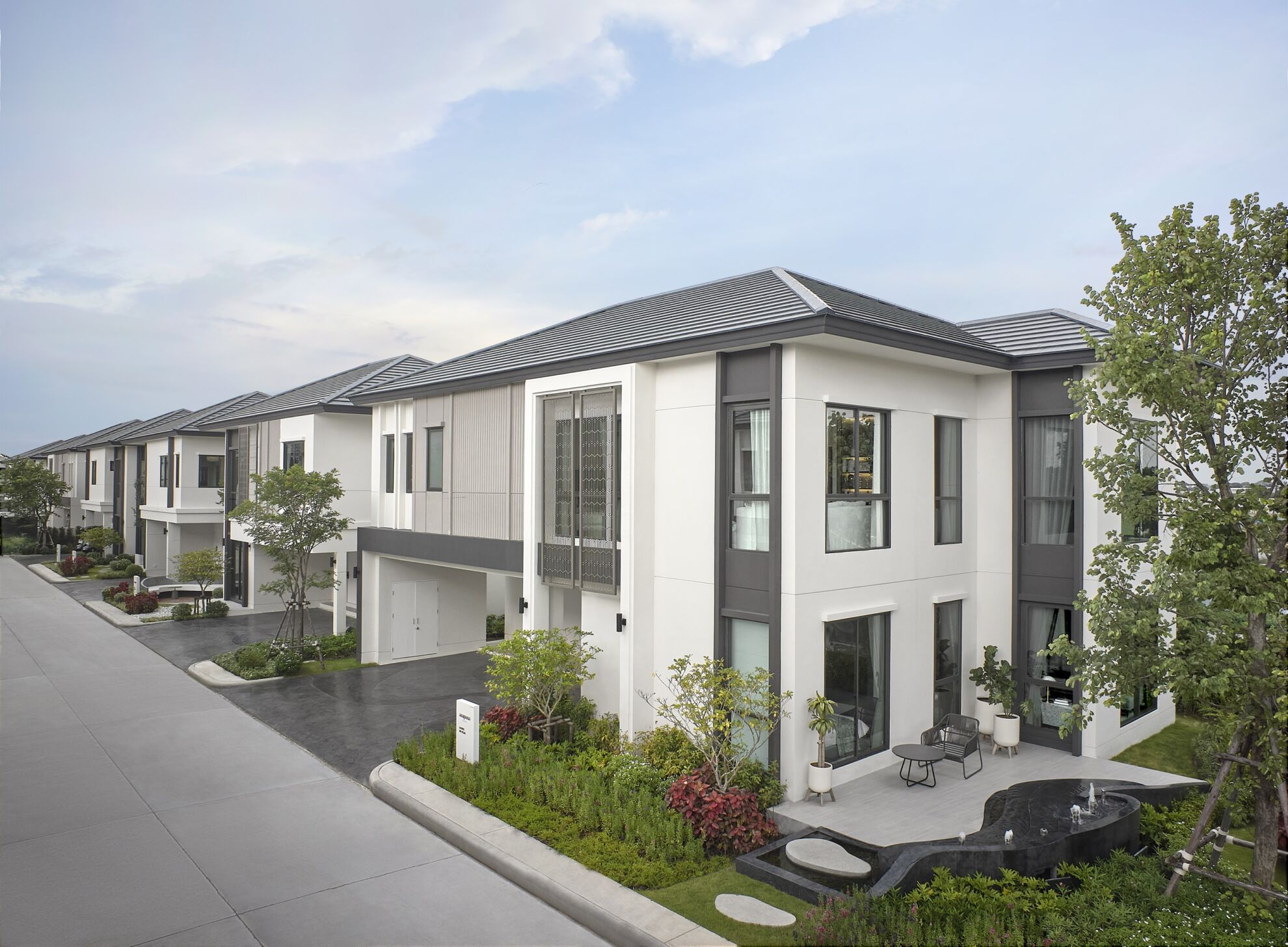 Read more about the article สัมมากรจับมือ 2แบงก์ใหญ่ปล่อยกู้ดอกเบี้ยคงที่ต่ำสุด0%ถึงสิ้นปีนี้