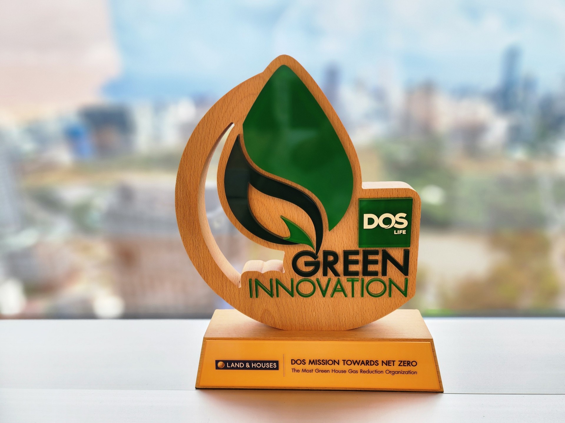 Read more about the article แลนด์ แอนด์ เฮ้าส์ รับมอบโล่เกียรติยศแห่งนวัตกรรมสีเขียว “DOS GREEN INNOVATION”
