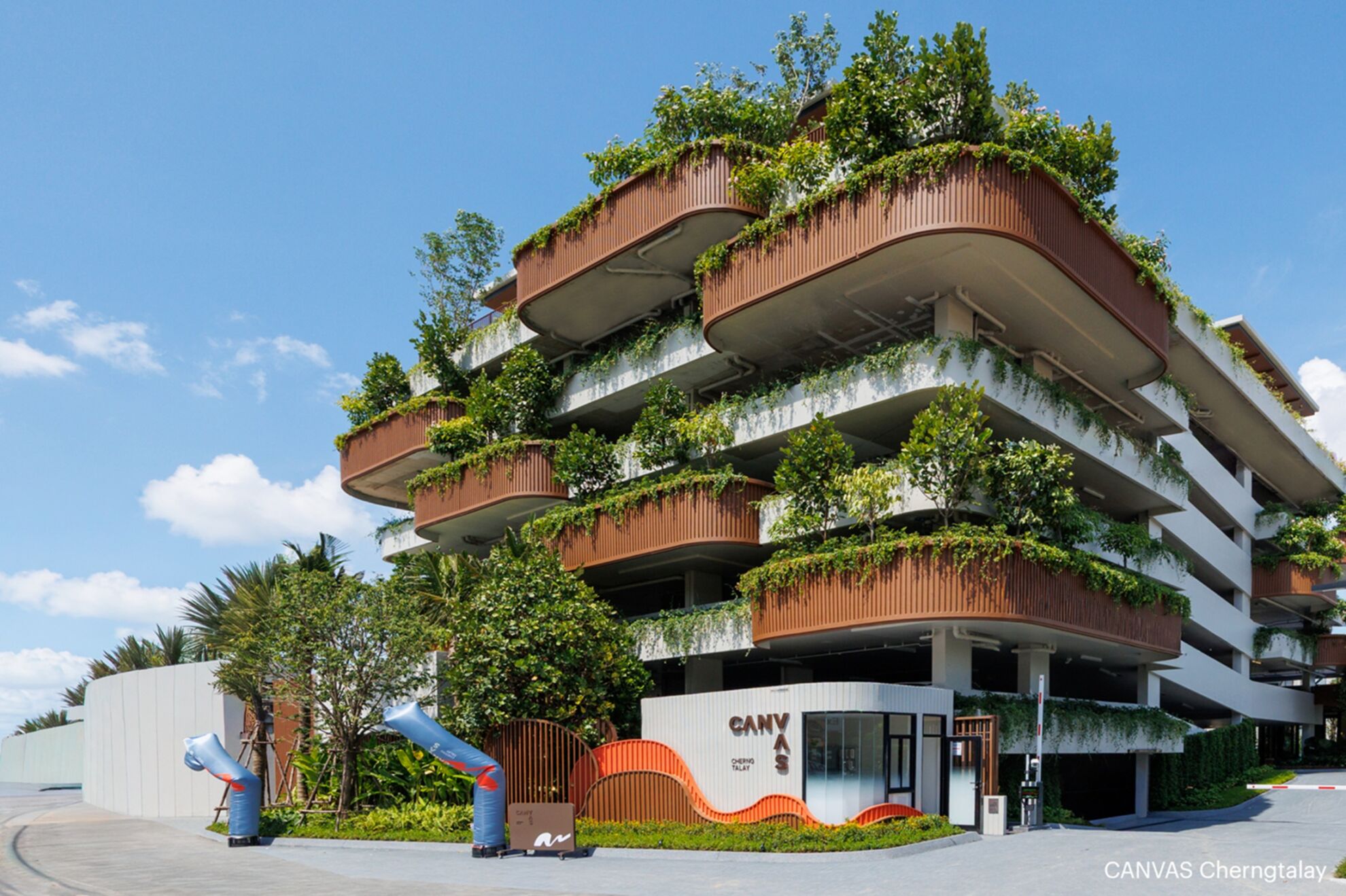 Read more about the article แสนสิริ จ่อโอน 3 คอนโดเมืองท่องเที่ยวอีก 2,100 ล้านบาท ดันเป้ายอดโอนทั้งปีแตะ 13,800 ล้านบาท