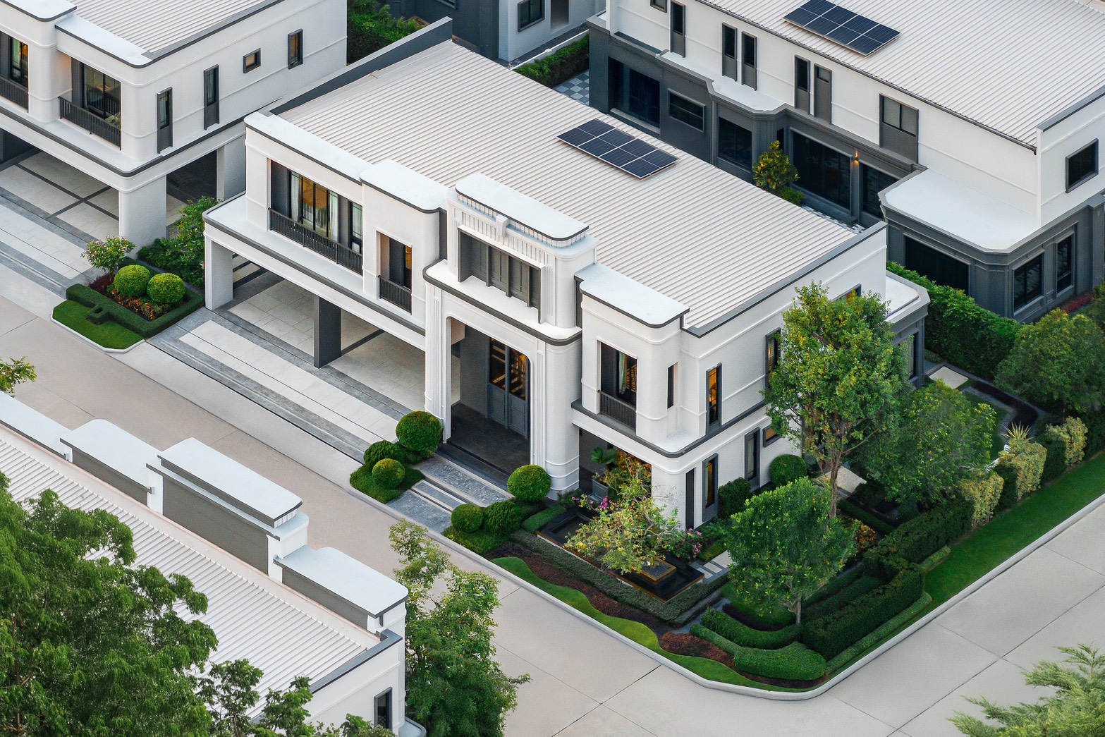 Read more about the article เอ็นเอส บลูสโคป ไลสาจท์ จับมือ แสนสิริ ชูนวัตกรรมโครงหลังคา SMARTRUSS® และแผ่นหลังคา LYSAGHT KLIP-LOK 700 HI-STRENGTH  เสริมความแกร่งโครงการแนวราบ